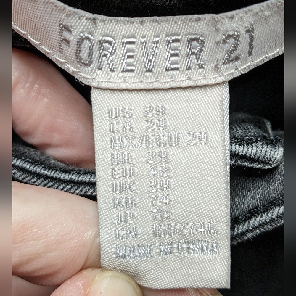 Forever 21 skinny black pants - Picture 3 of 3